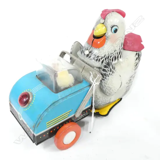 LG TIN PLATE MOTHER HEN PUSHING 2 BABY CHICKS - BATTERY OPERATED L. 250MM